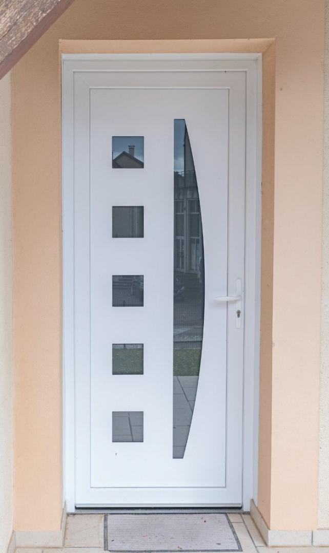 Installation porte Villaines-Les-Prévôtes